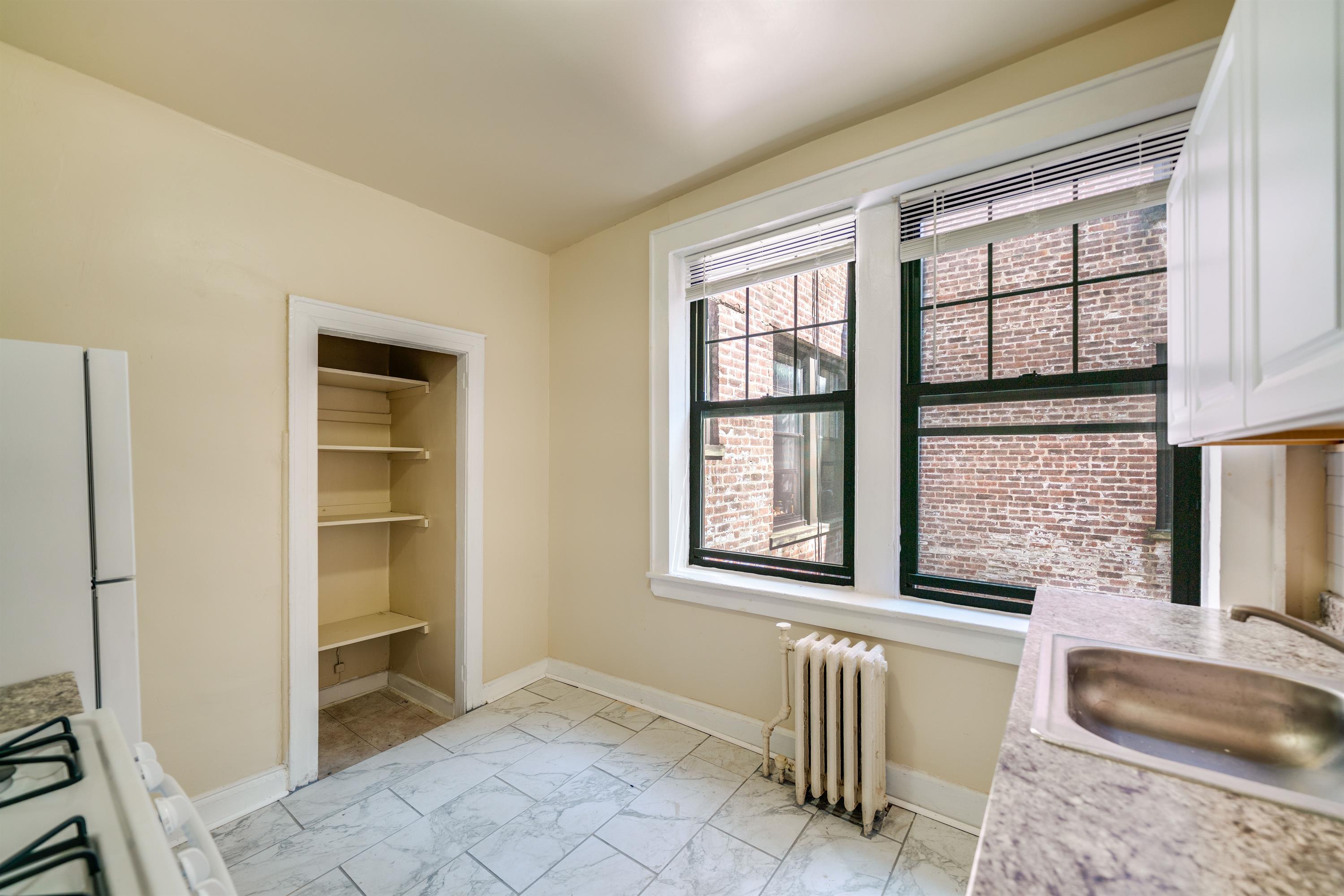 51 E Brinkerhoff Ave